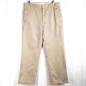 Gap Classic Men's Khakis Classic Fit Size 37 Waist 32 Length Inseam